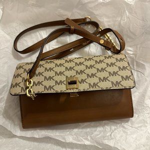 Michael Kors Natalie XL Wallet on Chain in Natural Brown